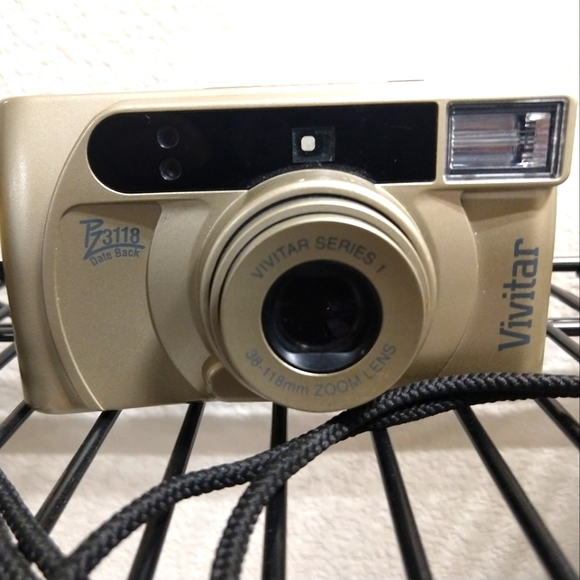 Vivitar Camera Series 1 PZ3118 35mm Point and Shoot - Picture 1 of 3